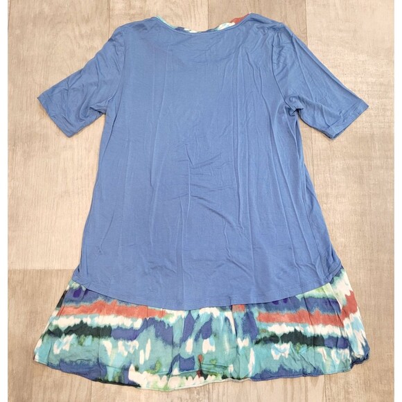LOGO Lori Goldstein Tunic Top Size Medium Blue Ruffle Hem Short Sleeve Tie Dye - Picture 4 of 4